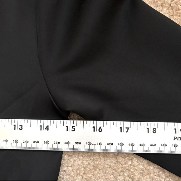 Abercrombie & Fitch Seamless Matte Long Sleeve Top - Picture 8 of 9